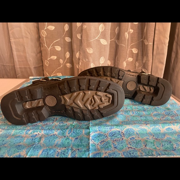 Mens Uggs Motor Cycle Boots - Picture 3 of 4